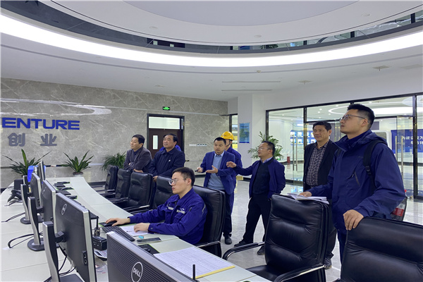 1617699115273742.jpg 參觀(guān)中控操作室.jpg