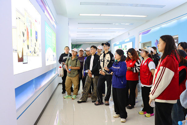 1727337094280977.jpg 參觀(guān)講解600×400.jpg